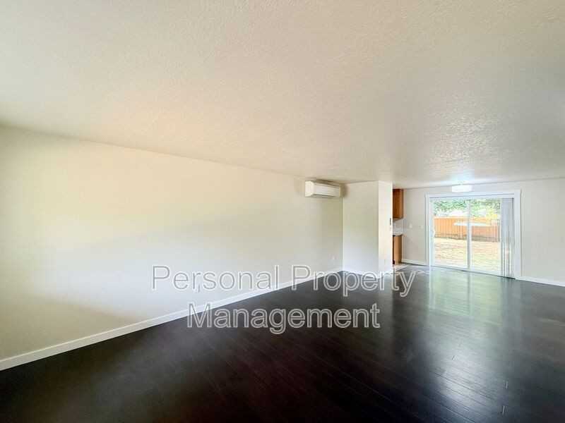 1805 Se Blairmont Dr - Photo 2 of 20