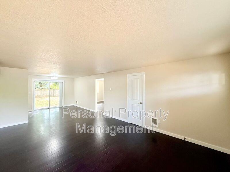 1805 Se Blairmont Dr - Photo 3 of 20