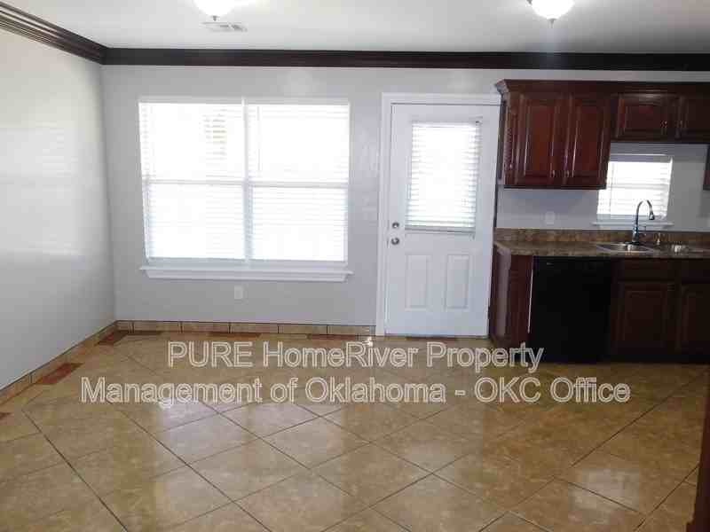5912 Sanderling Rd - Photo 5 of 15