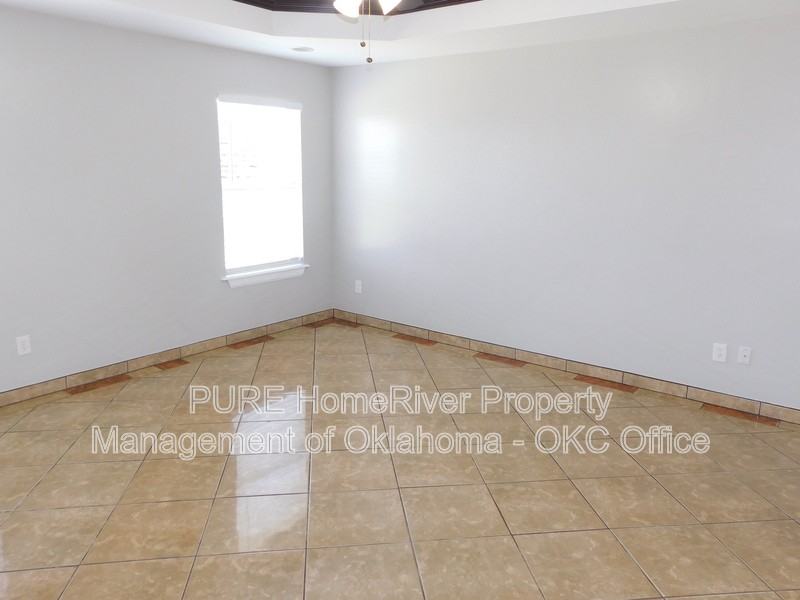 5912 Sanderling Rd - Photo 7 of 15