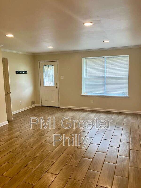 585 Wrensong Rd #A - Photo 4 of 50