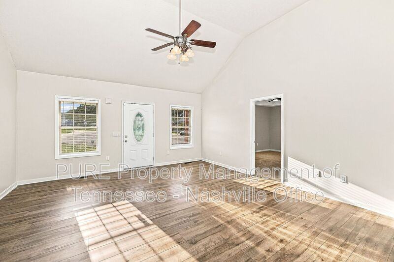 642 Indian Springs Cir - Photo 3 of 17