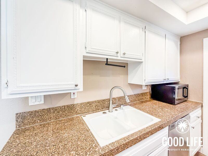 2230 E Washington Ave - Photo 7 of 27