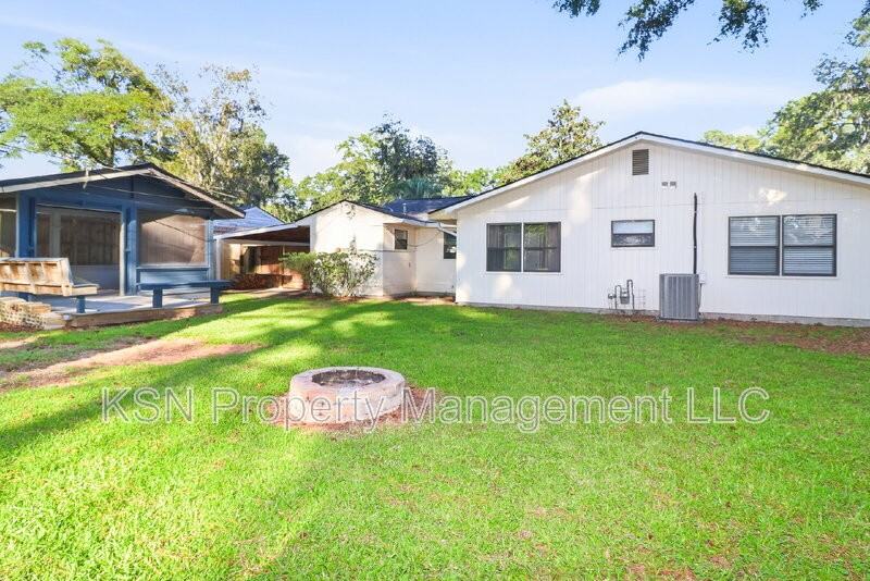 32 Skyline Dr - Photo 3 of 17
