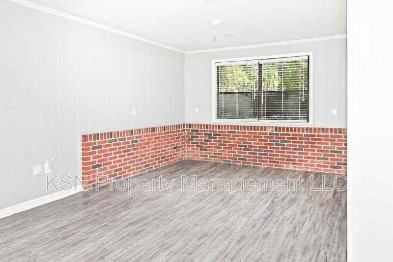 32 Skyline Dr - Photo 4 of 17