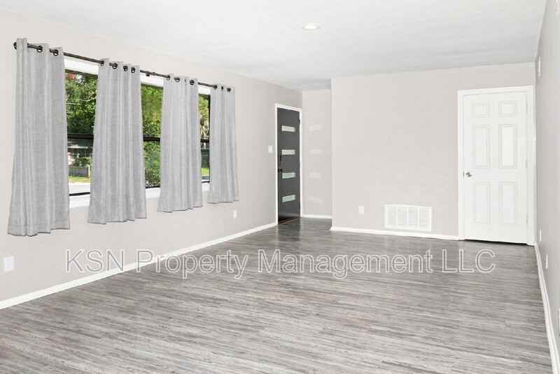 32 Skyline Dr - Photo 5 of 17