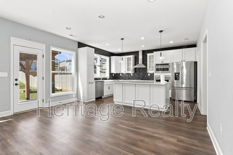 1640 Sugar Cane Ln - Photo 7 of 27