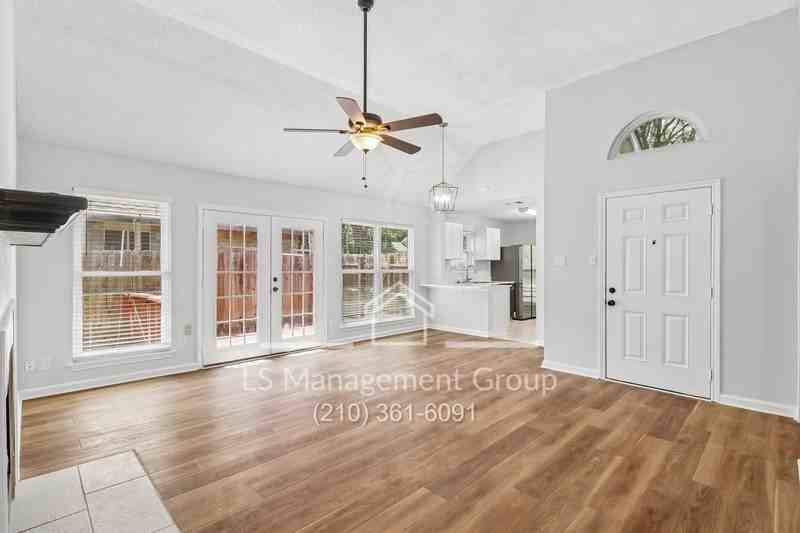 3118 Bear Springs Dr - Photo 7 of 33