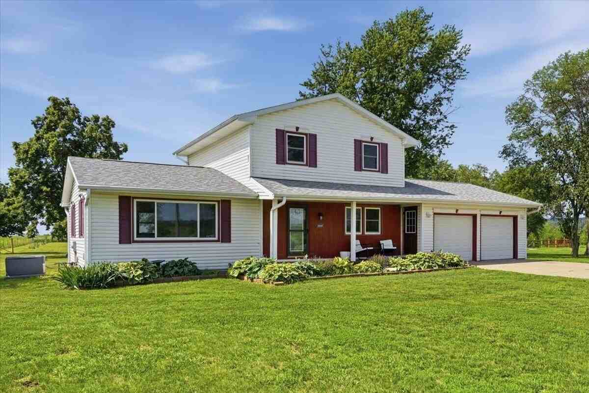 16689 Applewood Rd - Photo 2 of 24