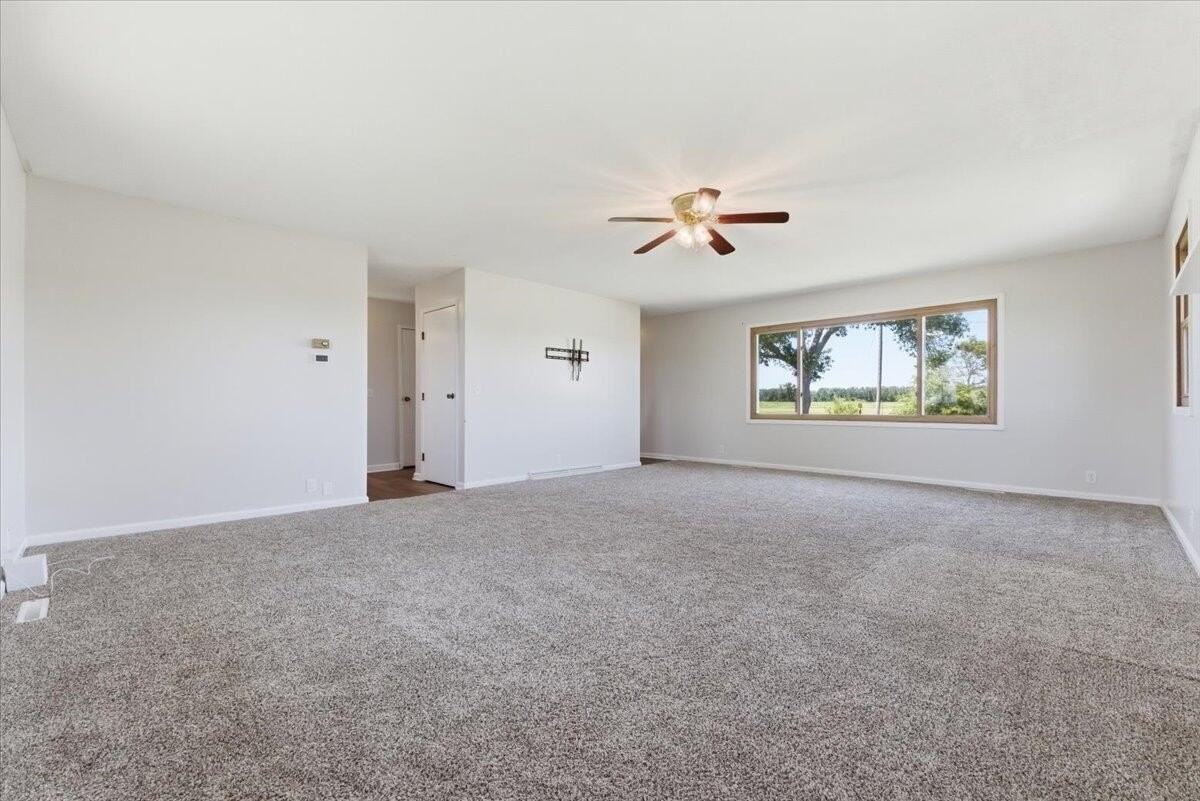 16689 Applewood Rd - Photo 5 of 24