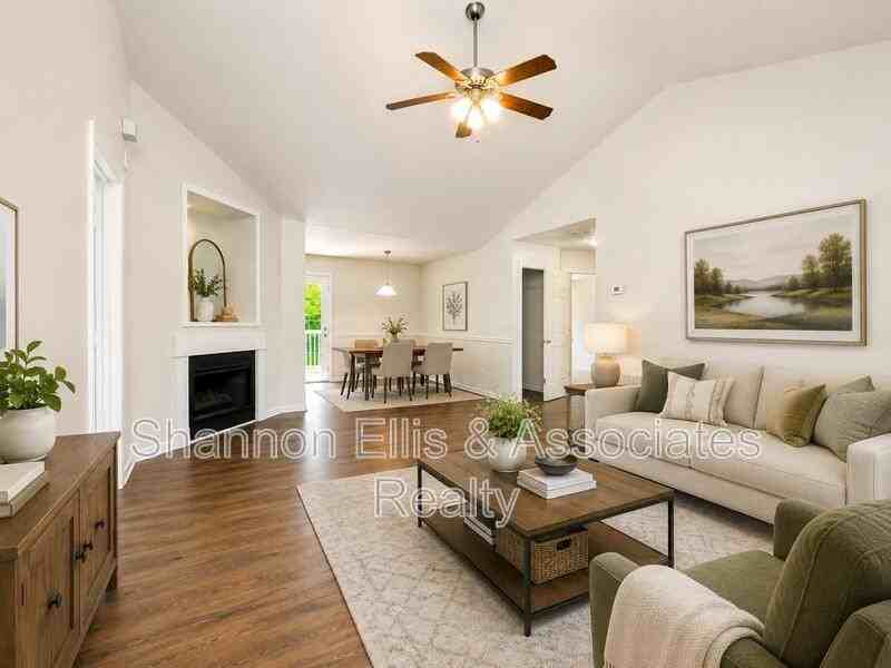 1104 Driftwood Ct - Photo 3 of 25