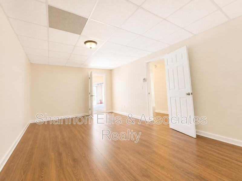 1104 Driftwood Ct - Photo 4 of 25
