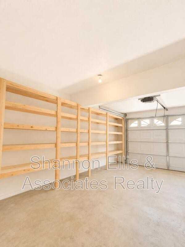 1104 Driftwood Ct - Photo 6 of 25