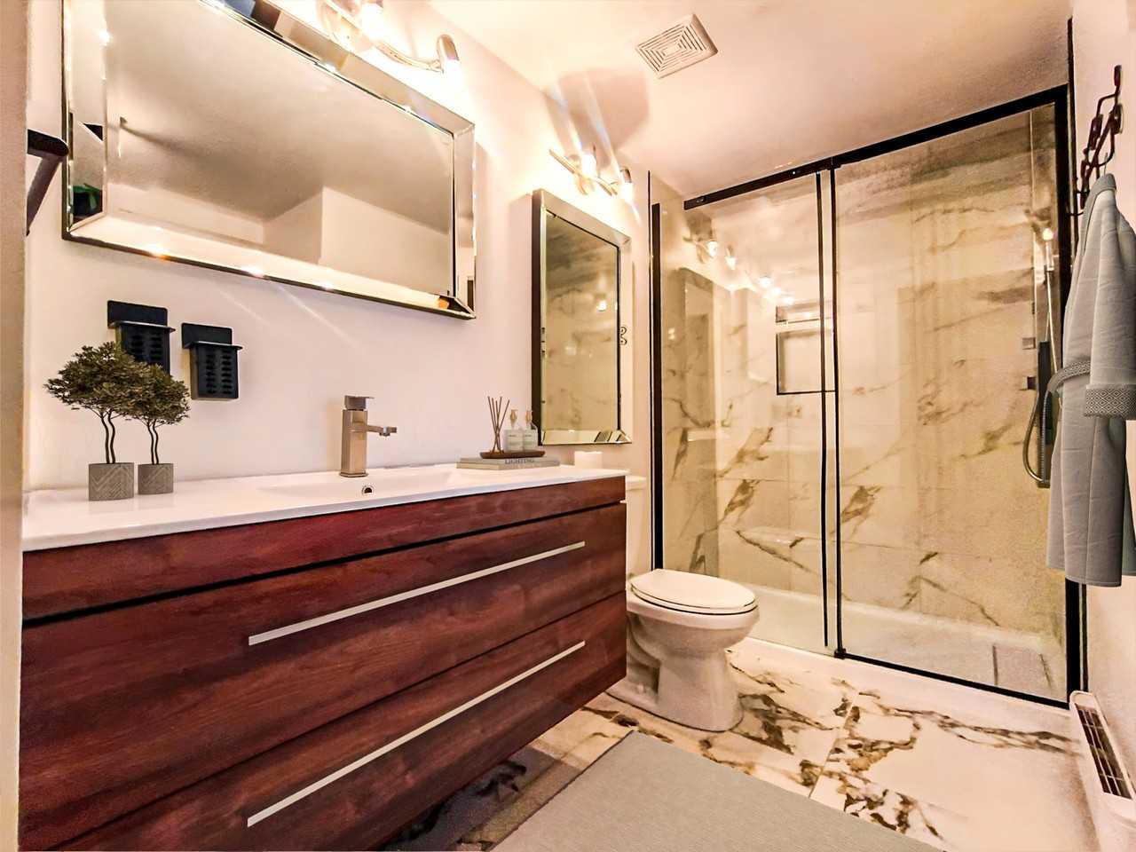 725 10e Avenue #102 - Photo 2 of 5