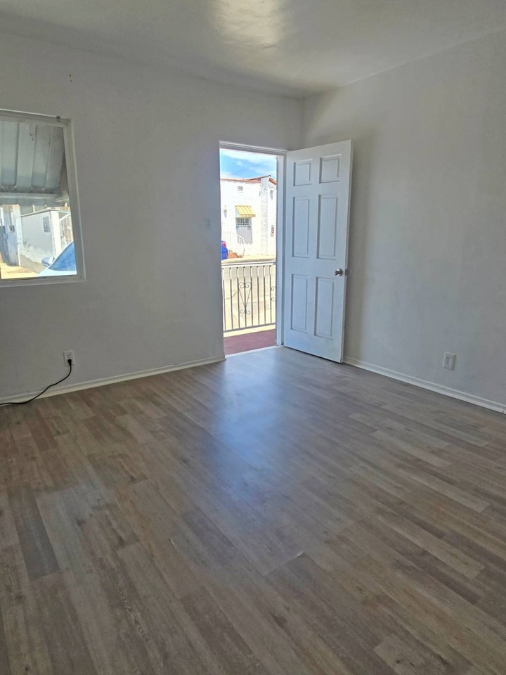 13801 S Vermont Ave #M14 - Photo 4 of 11