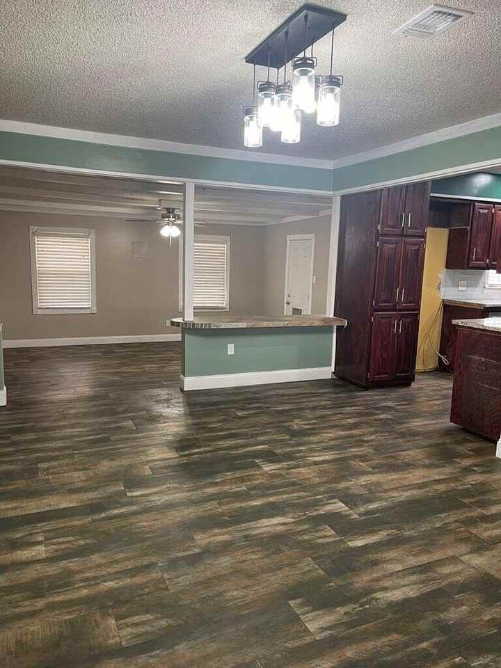 1508 Sunset Blvd - Photo 2 of 10