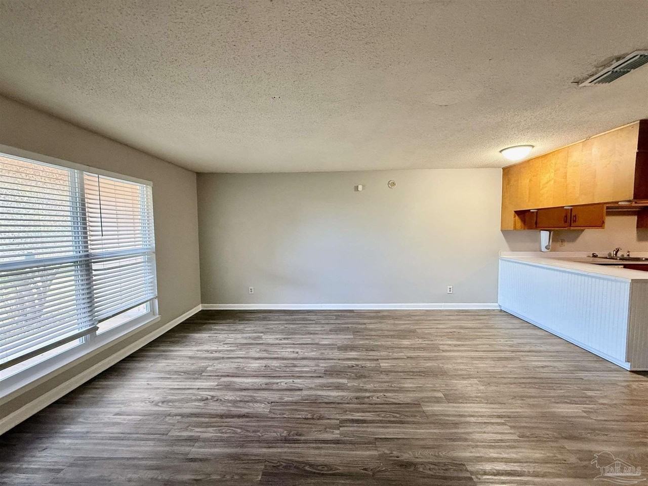 3228 Santa Rosa Dr - Photo 2 of 13