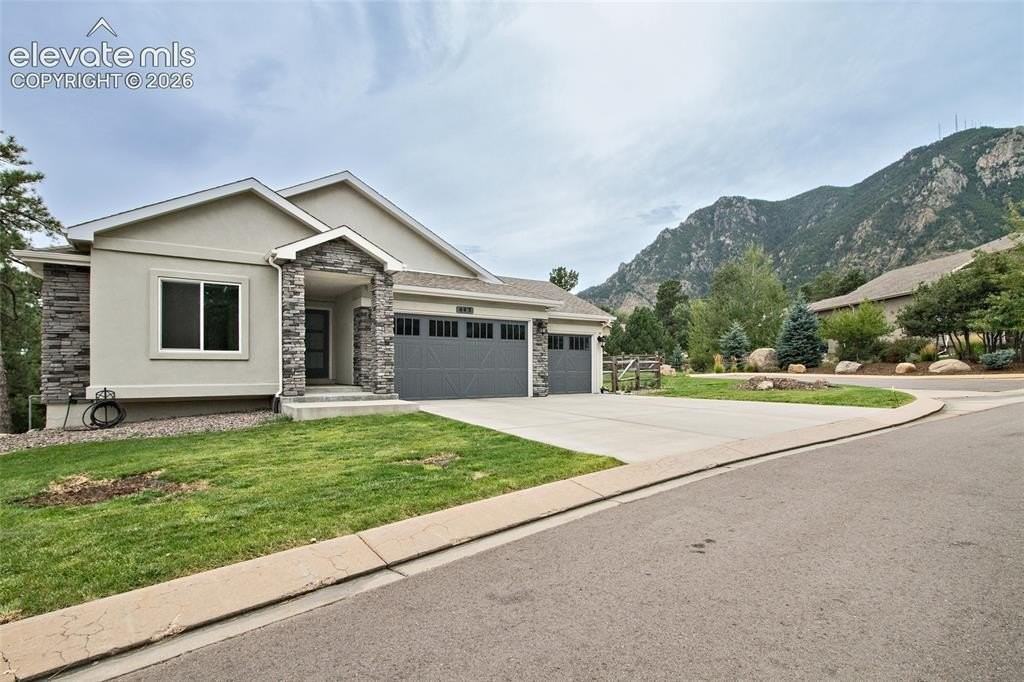 443 Stone Cottage Grv - Photo 2 of 41