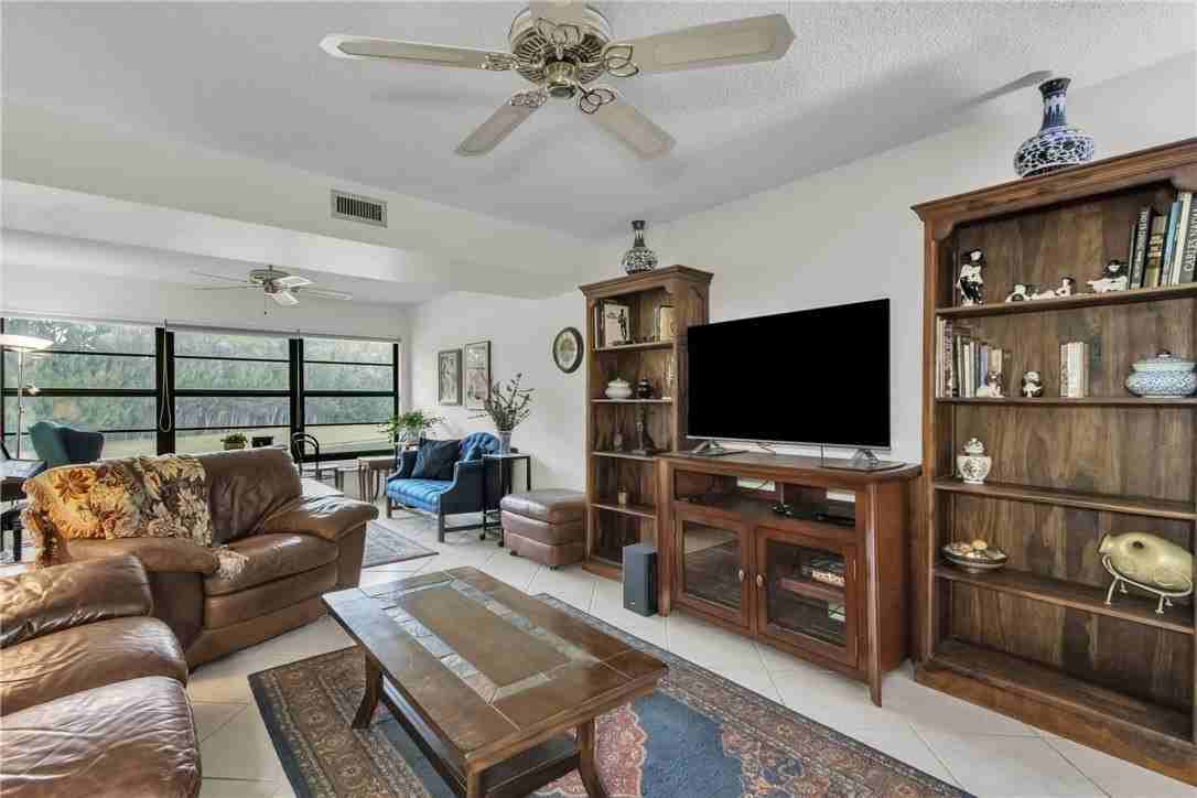 14 Plantation Dr #201 - Photo 3 of 36