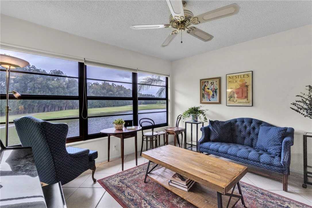 14 Plantation Dr #201 - Photo 4 of 36
