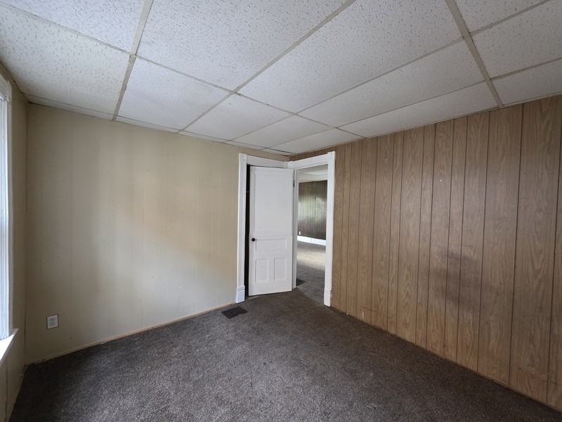 1023 E Lovejoy St - Photo 2 of 10