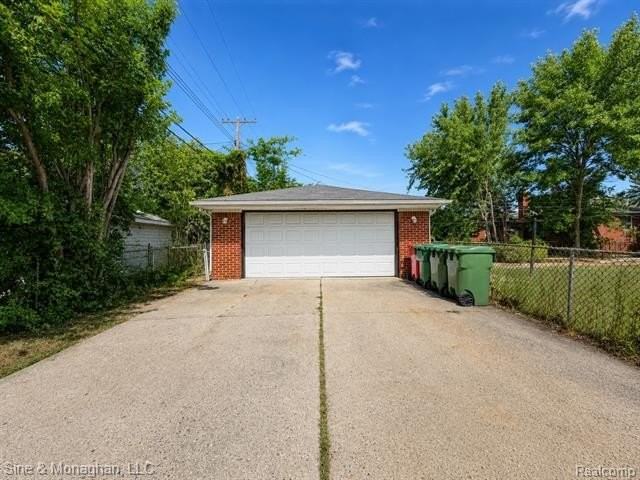 24805 Johnston Ave - Photo 5 of 25