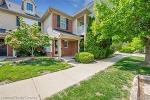 featured image of 4048 Berkeley Ave
