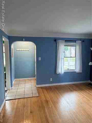 1436 Leroy St - Photo 5 of 27