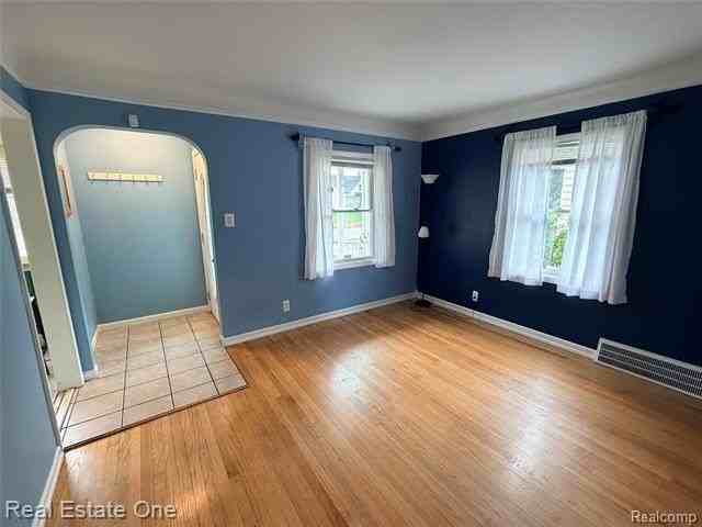 1436 Leroy St - Photo 6 of 27