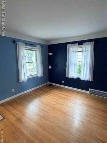 1436 Leroy St - Photo 7 of 27