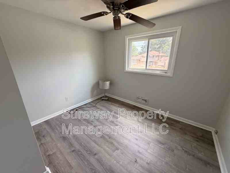 991 Sherbrook Cir - Photo 6 of 7