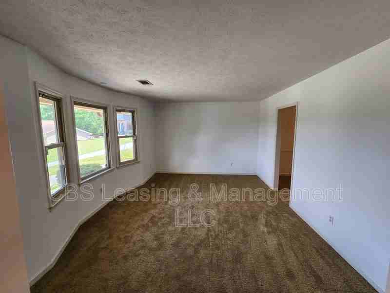 3200 Archer Way - Photo 3 of 15