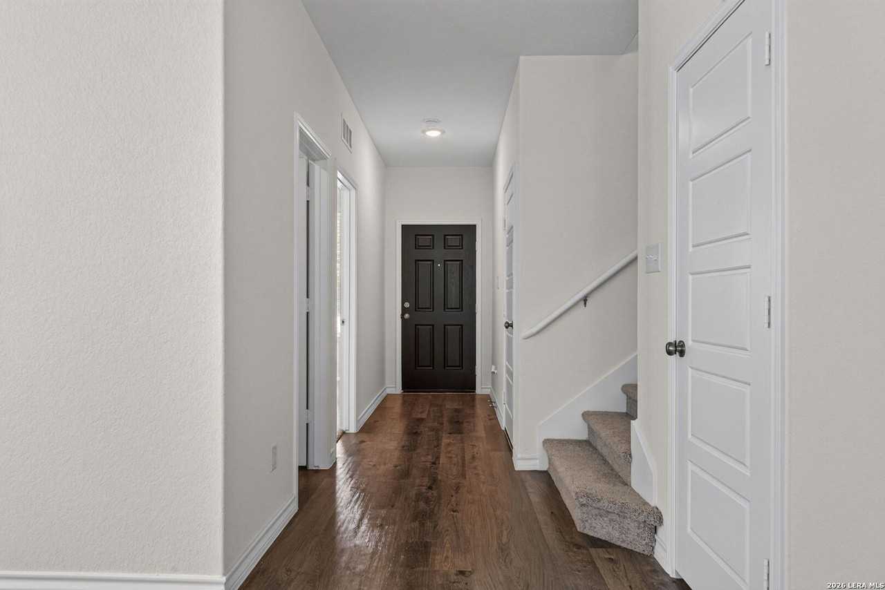 317 Jersey Ln - Photo 3 of 31