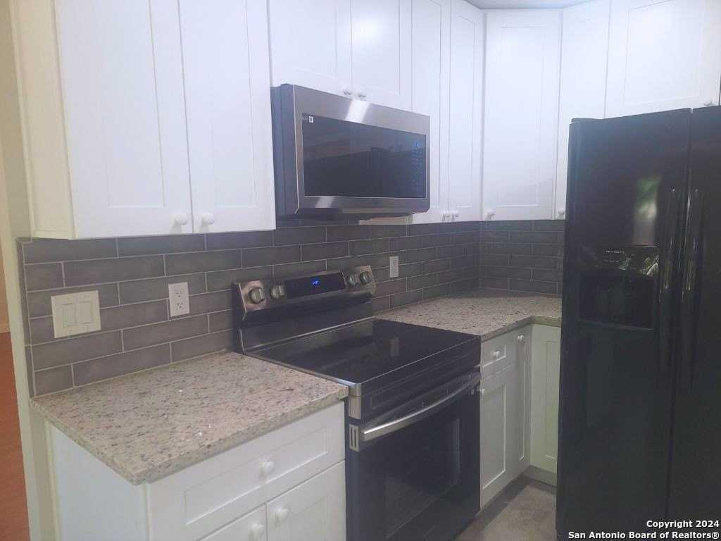 8842 Thatch Dr - Photo 2 of 25