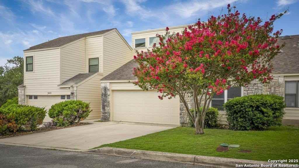8421 Echo Creek Ln - Photo 3 of 22