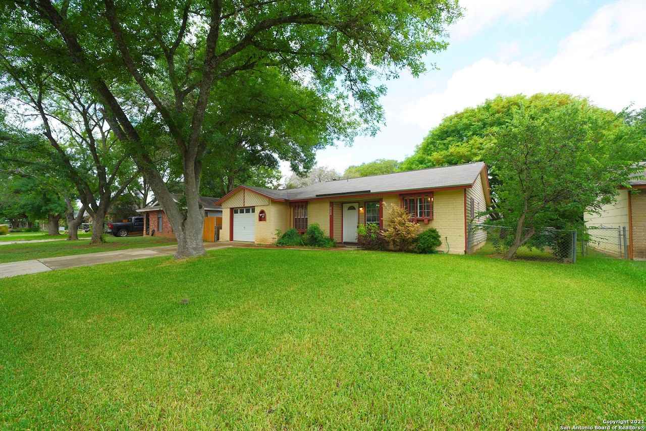 221 Judith Ann Dr - Photo 4 of 33