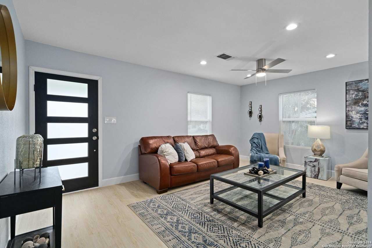 333 Haggin St - Photo 6 of 28