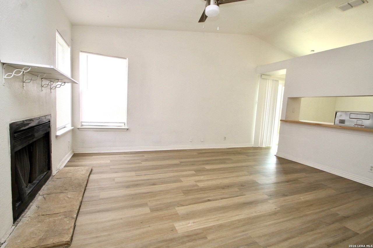 4001 Colonial Sun Dr - Photo 5 of 21