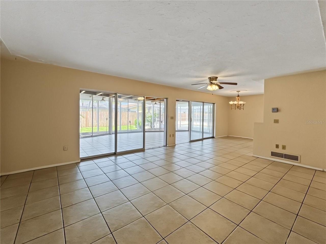 3041 Tyrone Ln - Photo 4 of 21