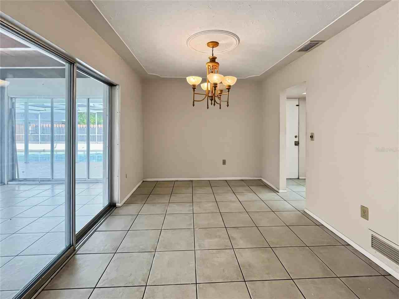 3041 Tyrone Ln - Photo 5 of 21