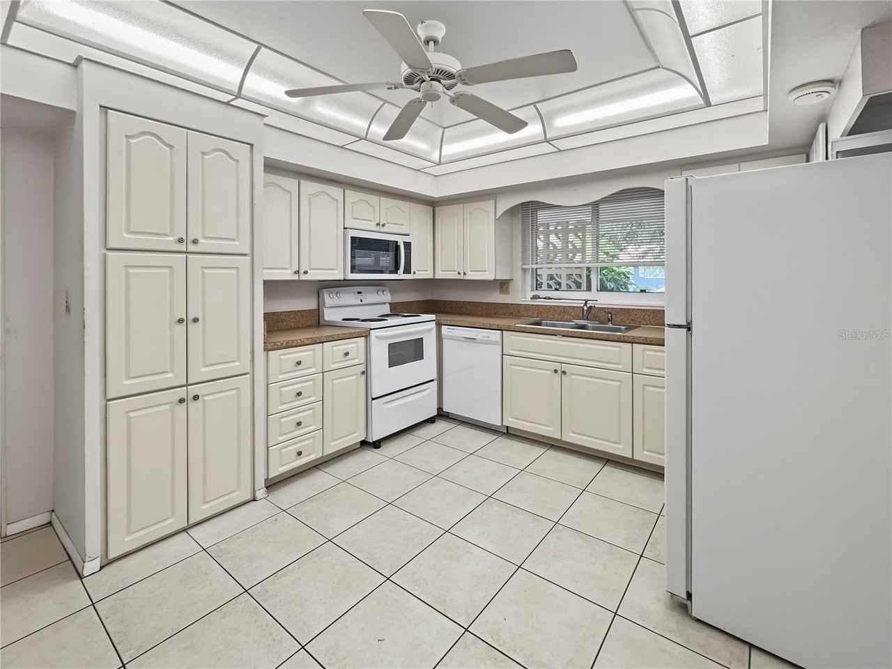 3041 Tyrone Ln - Photo 6 of 21