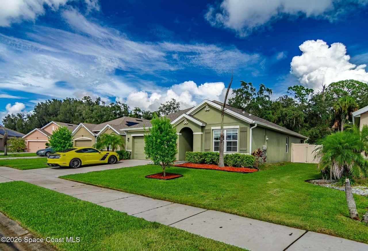 340 Sorrento Dr - Photo 2 of 28