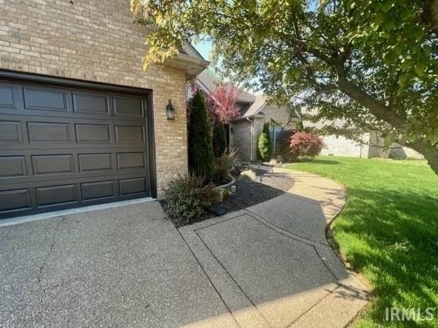 8933 Shadow Ridge Dr - Photo 3 of 29