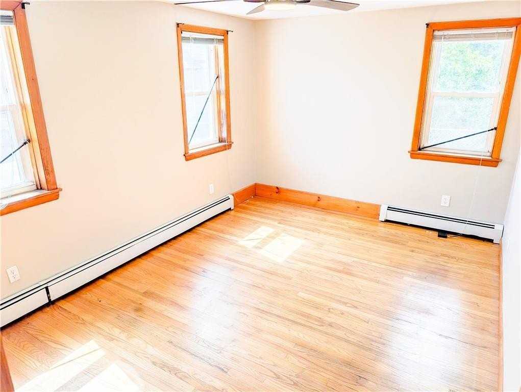 63 School St - Photo 4 of 9