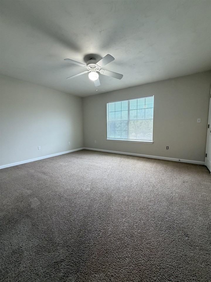 1409-1 Deerhaven Ln #1 - Photo 5 of 9