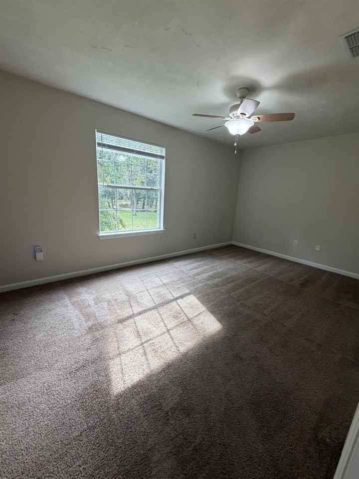 1409-1 Deerhaven Ln #1 - Photo 7 of 9
