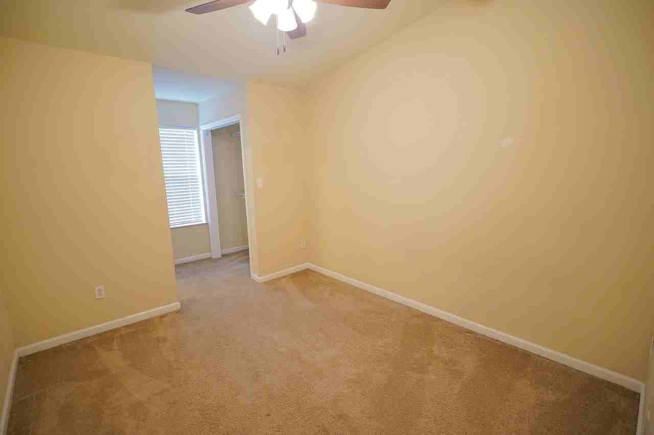 845 W Georgia St #1 - Photo 4 of 32