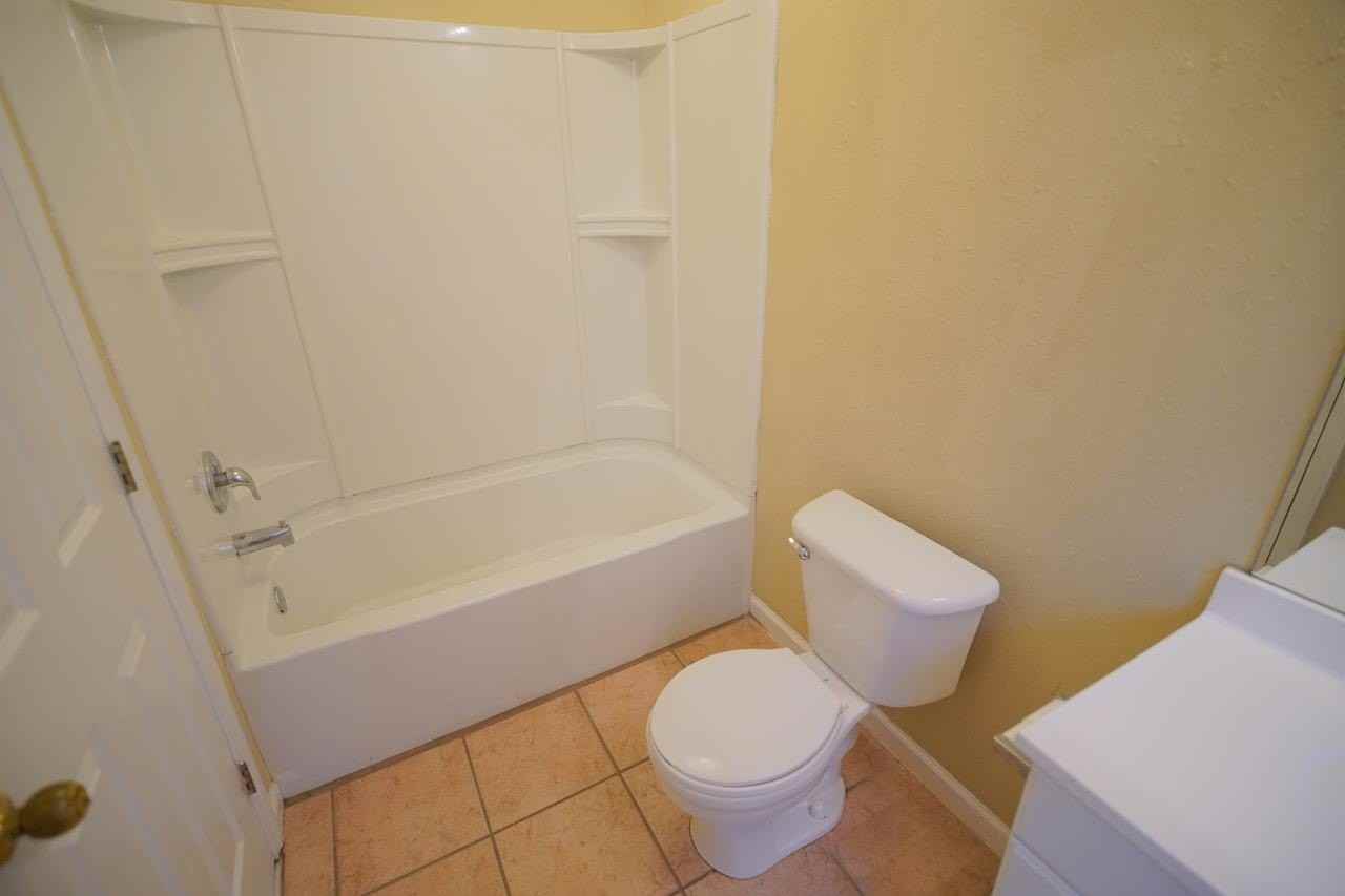 845 W Georgia St #2 - Photo 5 of 35