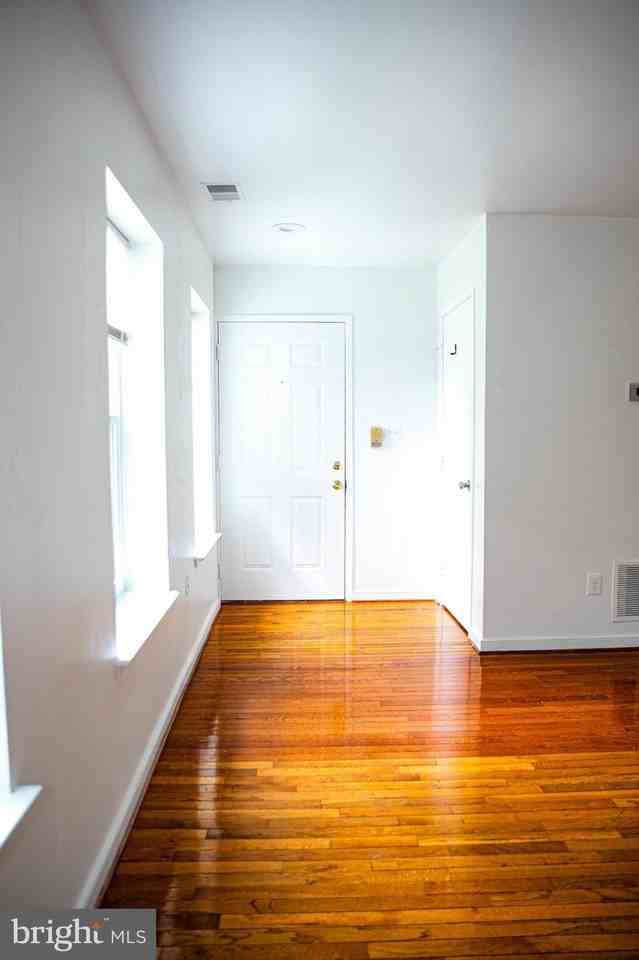 3708 Grant Pl Ne #B - Photo 2 of 16