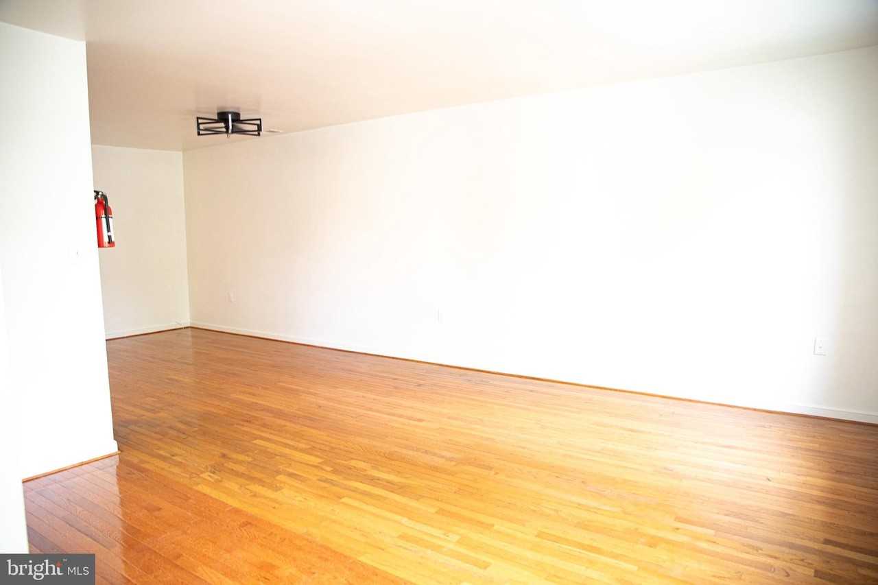 3708 Grant Pl Ne #B - Photo 3 of 16
